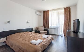 Фото номера Двухместный номер Делюкс с 1 кроватью и балконом Отель Villa Trakia г. Simeonovo 3