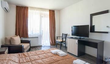 Фото номера Двухместный номер Делюкс с 1 кроватью и балконом Отель Villa Trakia г. Simeonovo 4